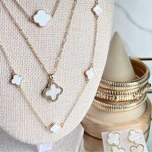 Park Lane Merengue Necklace Set 3 In 1 Gold and White Clover